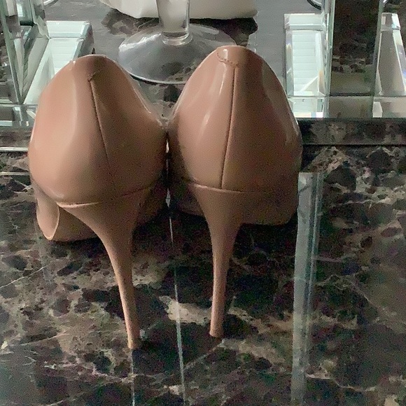 Shoes - Picture 3 of 4